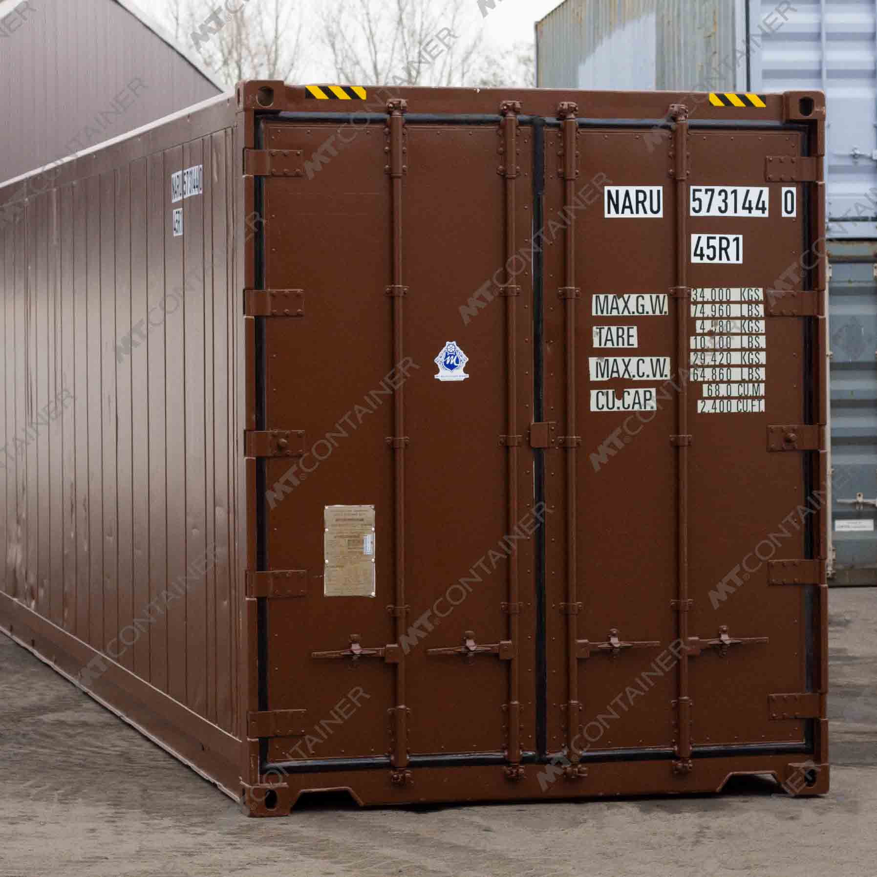 Ein brauner 40 Fuss High Cube Kühlcontainer mit der Aufschrift "NARU 573144-0".